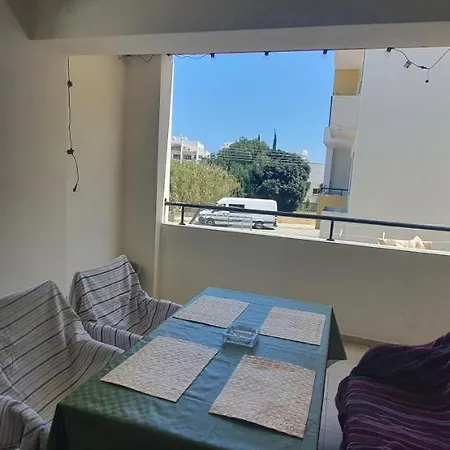 Stefaris 'sioukris Court' Larnaca