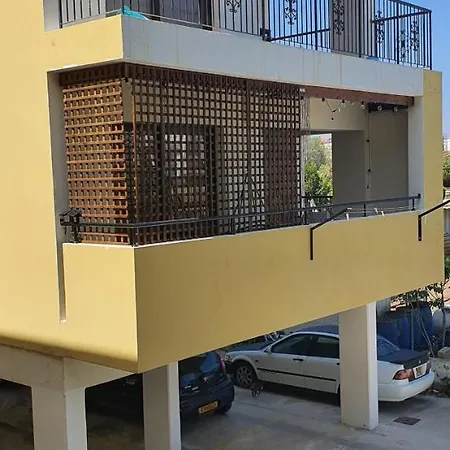 Stefaris 'sioukris Court' * Λάρνακα