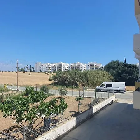 Stefaris 'sioukris Court' Λάρνακα