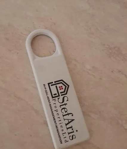 Stefaris 'sioukris Court' דירה *